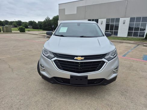Used 2018 Chevrolet Equinox LS FWD image 3