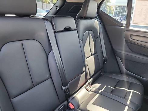 Certified 2024 Volvo XC40 B5 Ultimate w/ Protection Package Premier AWD/4WD image 18