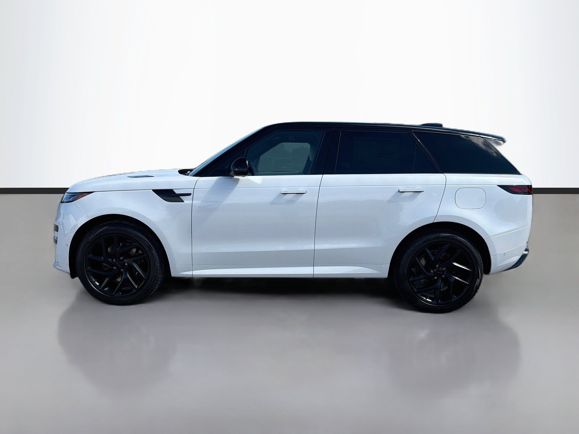 New 2027 Land Rover Range Rover Sport Battersea AWD/4WD image 2