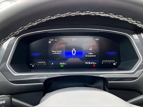 Certified 2024 Volkswagen Tiguan SE w/ Panoramic Sunroof Package image 26