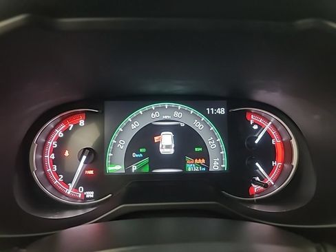 Used 2025 Toyota RAV4 XLE AWD/4WD image 30