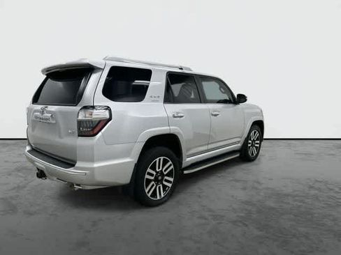 Used 2024 Toyota 4Runner Limited AWD/4WD image 4
