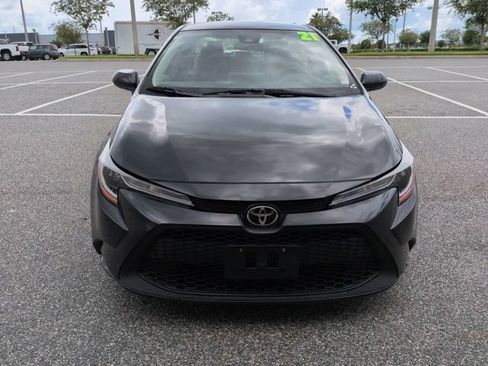 Used 2021 Toyota Corolla LE w/ LE Convenience Package FWD image 9