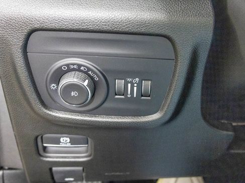 New 2025 Jeep Grand Cherokee Limited image 18