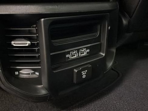 Used 2022 RAM 1500 Laramie AWD/4WD image 28