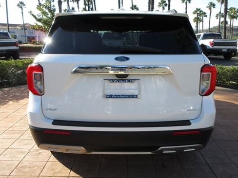 Certified 2020 Ford Explorer XLT w/ Equipment Group 202A image 3