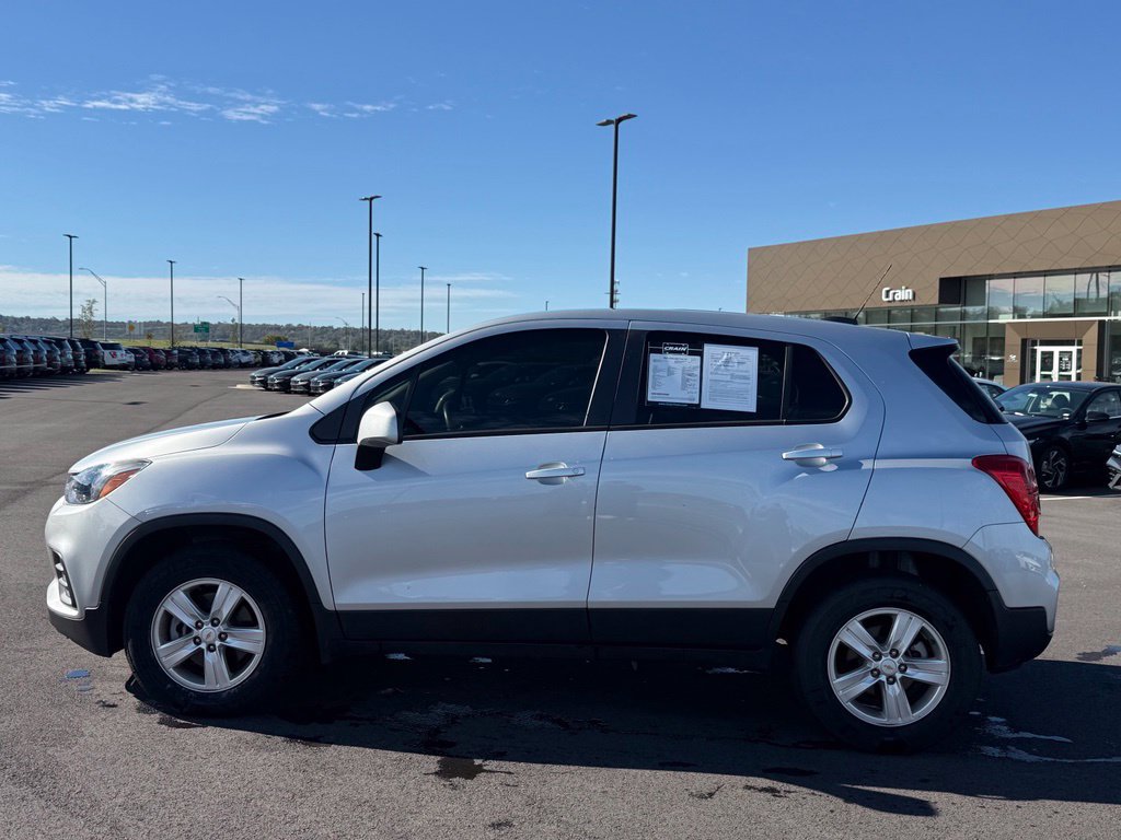 Used 2021 Chevrolet Trax LS w/ Tint and Cruise Package AWD/4WD image 8