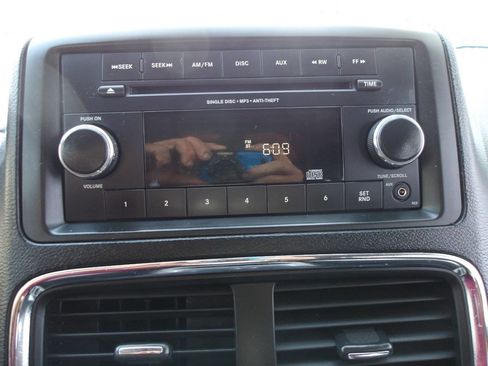 Used 2012 Dodge Grand Caravan SXT image 12