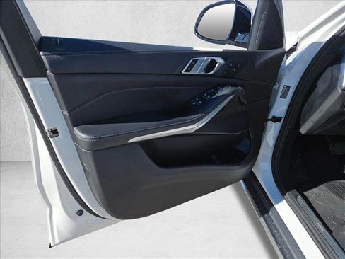 Used 2020 BMW X5 sDrive40i w/ Luxury Seating Package image 13