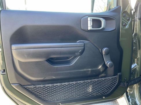 Used 2021 Jeep Wrangler Sport image 16