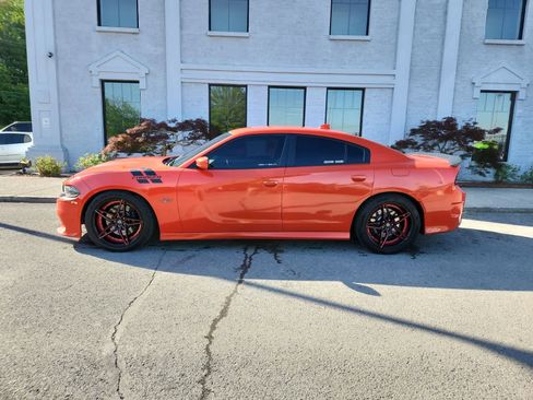 Used 2018 Dodge Charger R/T Scat Pack w/ Beats Audio Group RWD image 2