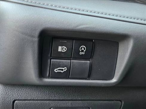 Used 2025 Toyota Highlander XSE AWD/4WD image 28