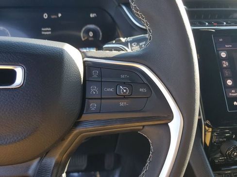 Certified 2025 Jeep Grand Cherokee L Laredo w/ Trailer Tow Package image 28