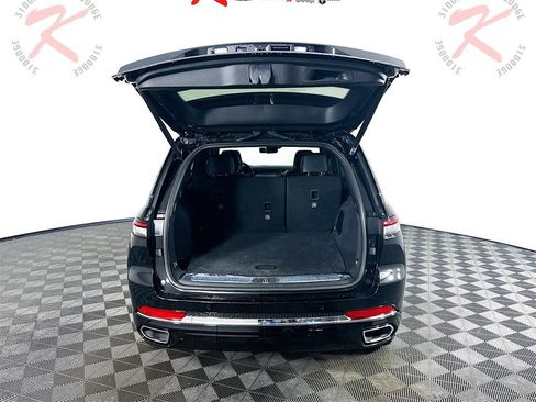 New 2025 Jeep Grand Cherokee Overland w/ Luxury Tech Group IV image 16