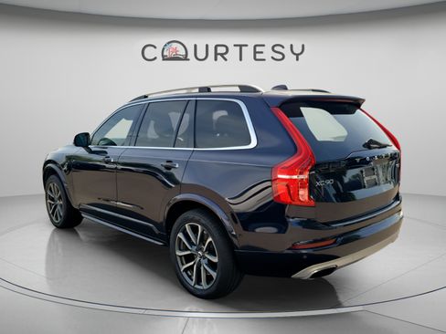 Used 2017 Volvo XC90 T6 Momentum w/ Vision Package AWD/4WD image 2