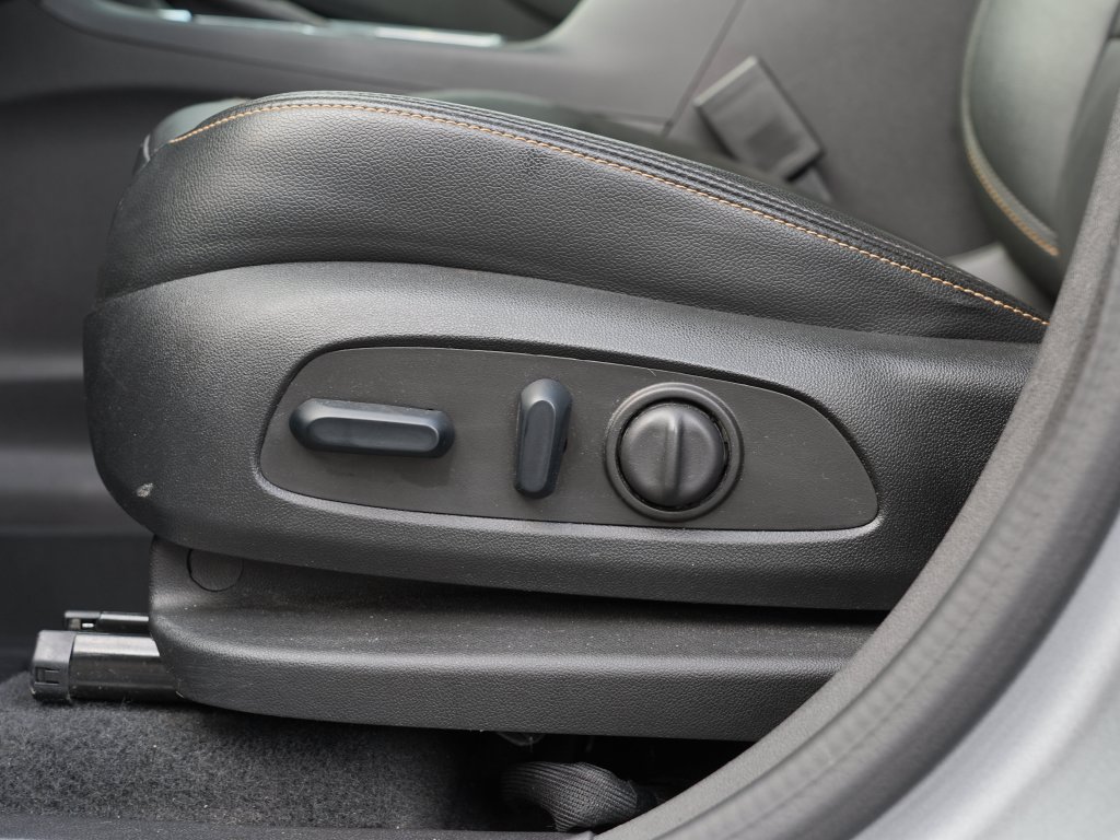 Certified 2024 Chevrolet Equinox Premier AWD/4WD image 16