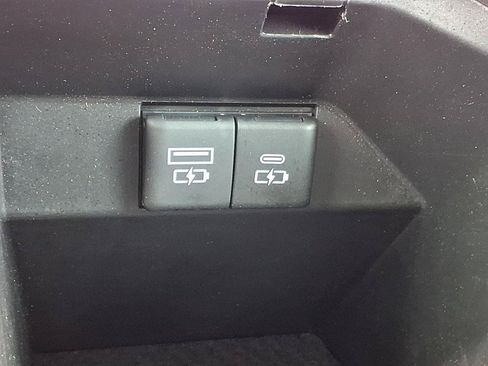 Used 2023 Toyota Camry SE FWD image 20