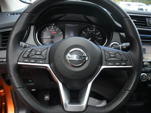 Used 2017 Nissan Rogue Sport SV w/ SV Premium Package FWD image 13
