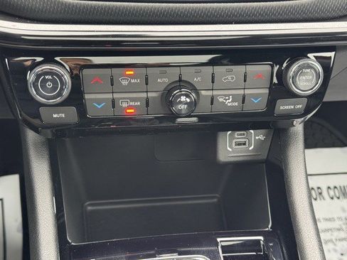 New 2026 Jeep Compass Latitude w/ Sun and Sound Group image 22