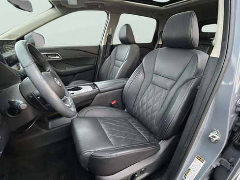 Used 2024 Nissan Rogue Platinum w/ Platinum Premium Package FWD image 19