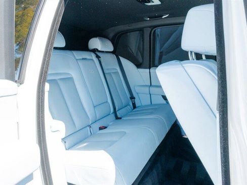 Used 2024 Rolls-Royce Cullinan Black Badge image 81