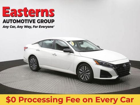 Used 2025 Nissan Altima 2.5 SV FWD image 48