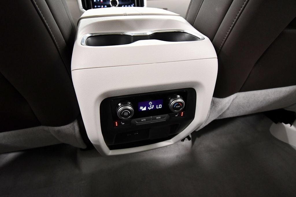 Used 2024 GMC Acadia Denali FWD image 16