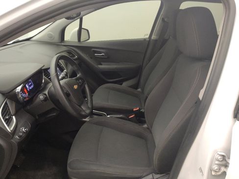 Used 2020 Chevrolet Trax LS w/ Tint and Cruise Package FWD image 17