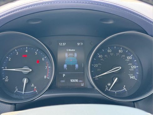 Used 2021 Toyota C-HR XLE FWD image 22