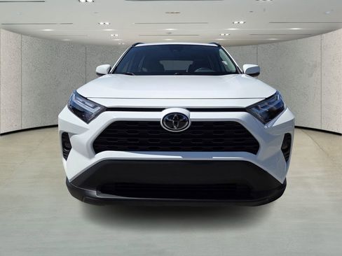 Used 2025 Toyota RAV4 XLE w/ Convenience Package image 8