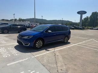 Used 2020 Chrysler Pacifica Limited FWD video 2