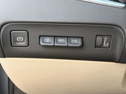 Certified 2023 Buick Enclave Avenir w/ Avenir Technology Package image 6