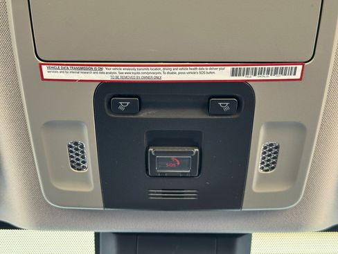 Used 2020 Toyota Camry SE FWD image 28