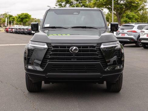 Used 2025 Lexus GX 550 w/ Accessory Package (Z1) AWD/4WD image 2