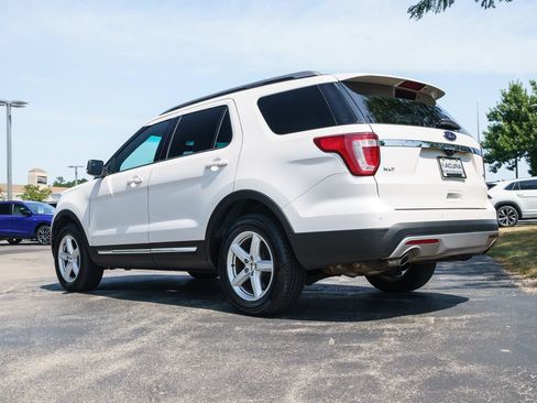 Used 2016 Ford Explorer XLT w/ Equipment Group 202A AWD/4WD image 9