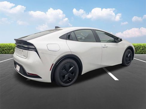 New 2026 Toyota Prius Plug-In Hybrid image 4