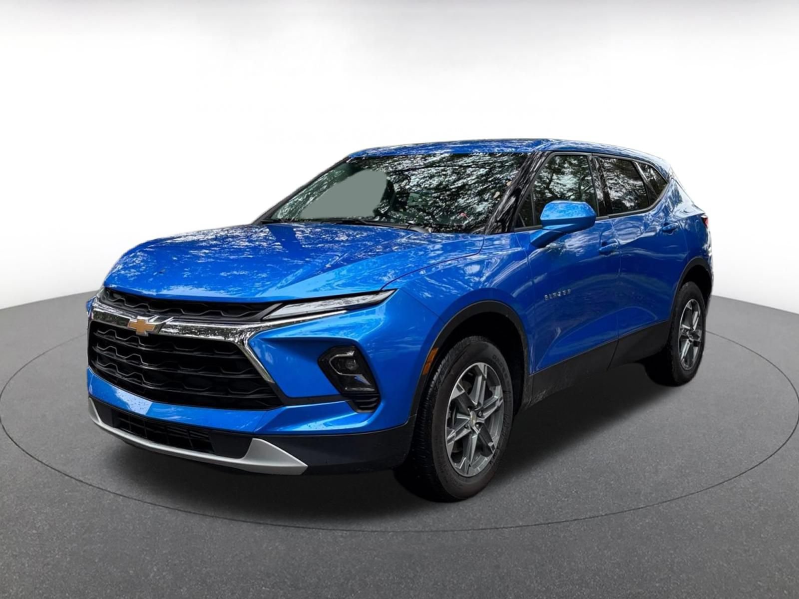 Used 2026 Chevrolet Blazer LT FWD image 4