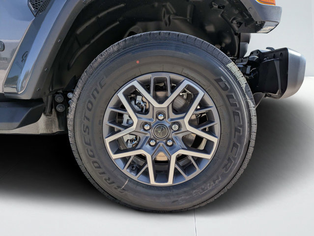 New 2026 Jeep Wrangler Unlimited Sahara AWD/4WD image 10