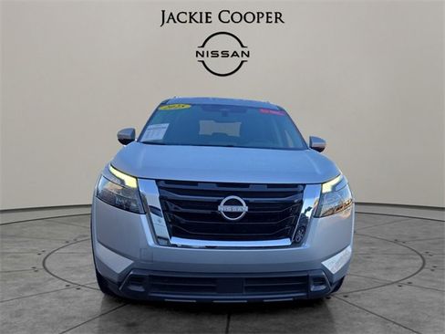 Certified 2025 Nissan Pathfinder SV image 8