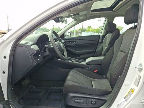 Certified 2025 Honda Accord SE image 13