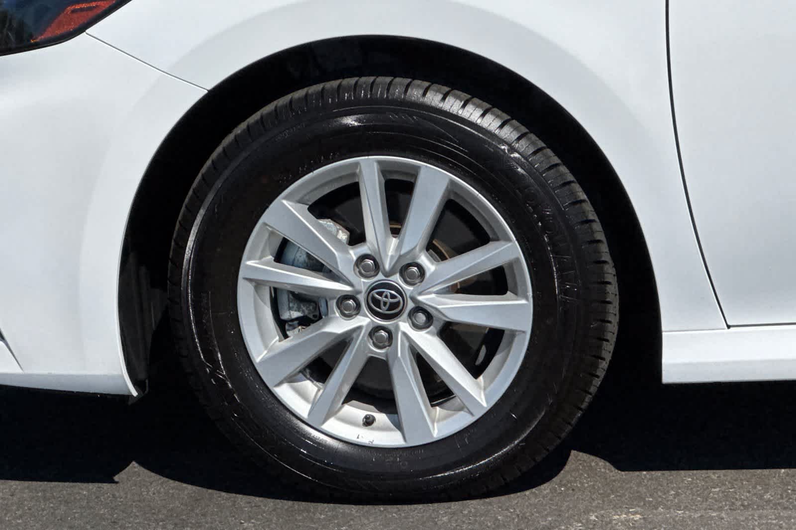 Used 2025 Toyota Camry LE AWD/4WD image 25