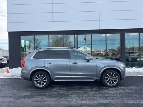 Used 2018 Volvo XC90 T5 Momentum w/ Convenience Package image 2