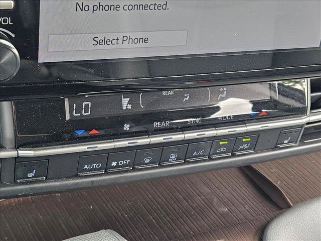 Used 2022 Toyota Sienna XLE FWD image 14