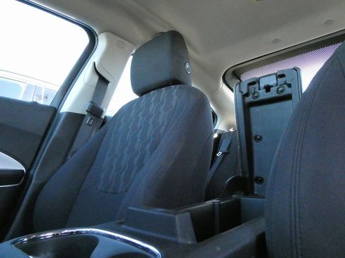 Used 2015 Chevrolet Volt w/ Enhanced Safety Package 1 image 30