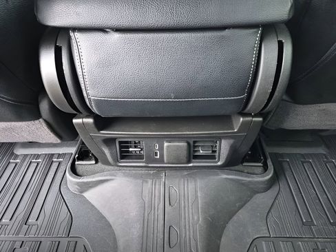 Used 2024 GMC Sierra 1500 Elevation image 21