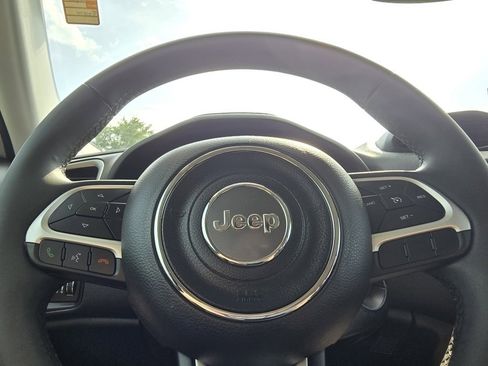 Used 2020 Jeep Renegade Latitude image 21