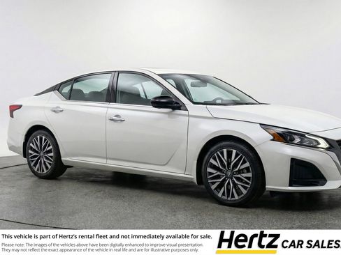 Used 2025 Nissan Altima 2.5 SV image 1