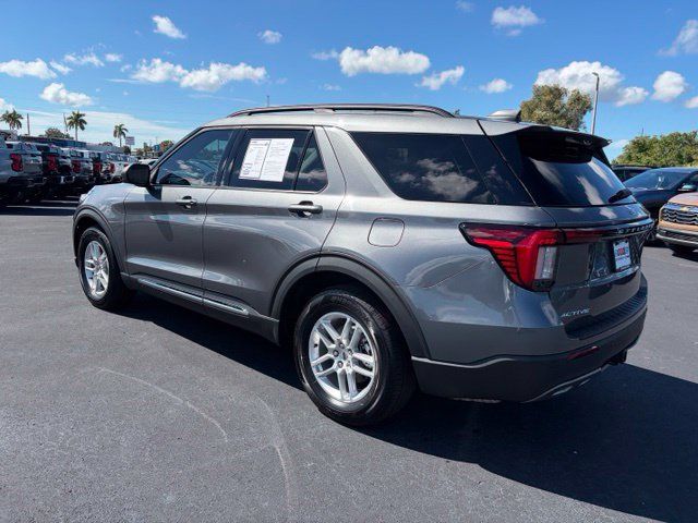 Used 2025 Ford Explorer Active w/ Active Comfort Package RWD image 4