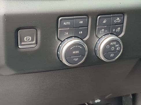 Used 2024 GMC Sierra 1500 AT4X image 19