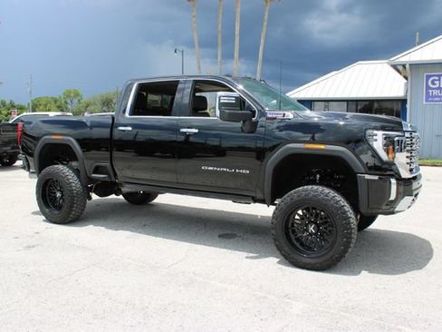 Used 2025 GMC Sierra 2500 Denali w/ Denali Reserve Package AWD/4WD image 13
